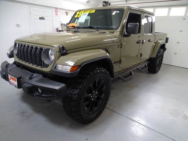 2025 Jeep Gladiator Nighthawk