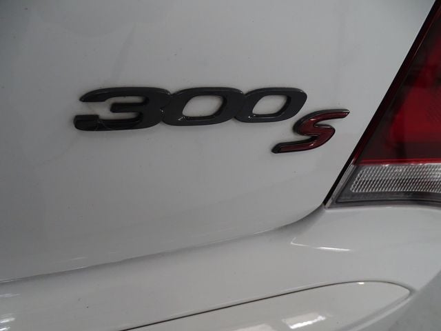 2022 Chrysler 300 S