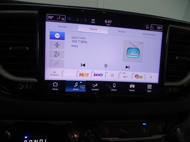 2025 Chrysler Pacifica Select