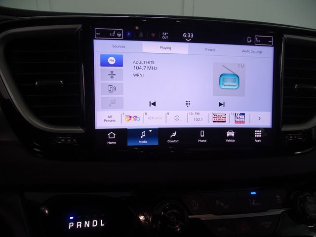 2025 Chrysler Pacifica Select