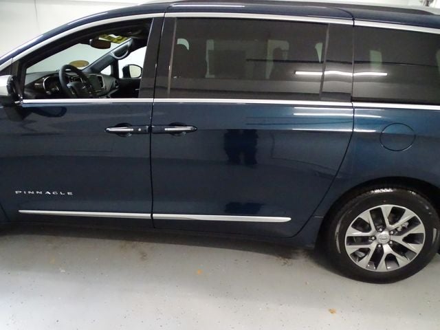 2023 Chrysler Pacifica Hybrid Pinnacle
