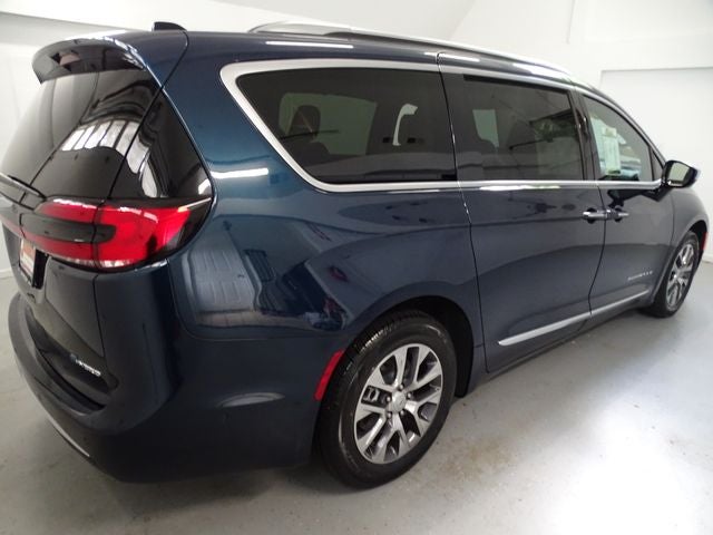 2023 Chrysler Pacifica Hybrid Pinnacle