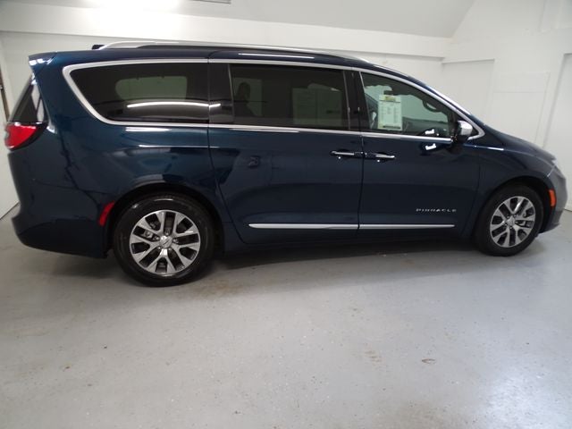 2023 Chrysler Pacifica Hybrid Pinnacle