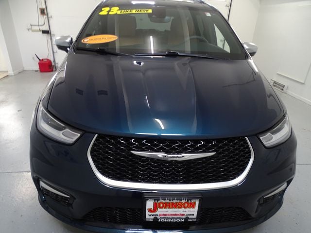 2023 Chrysler Pacifica Hybrid Pinnacle