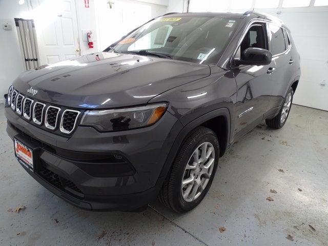 2024 Jeep Compass Latitude Lux