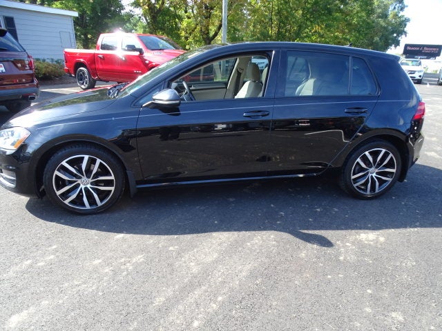 2017 Volkswagen Golf Wolfsburg