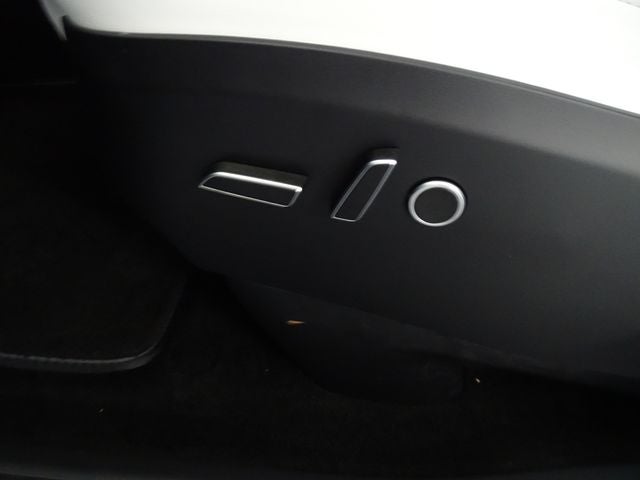 2022 Tesla Model X Base