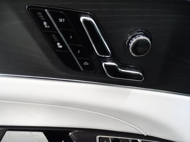 2024 Cadillac LYRIQ Luxury 1