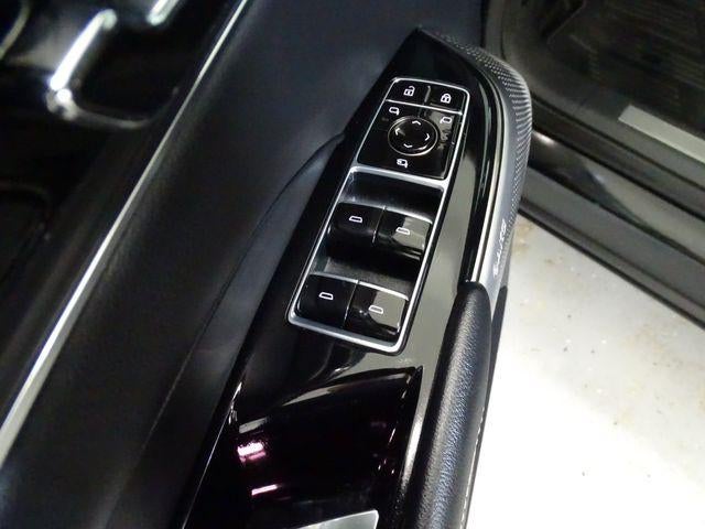 2024 Cadillac LYRIQ Luxury 2