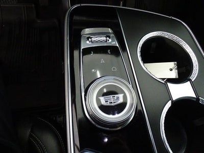 2024 Cadillac LYRIQ Luxury 2