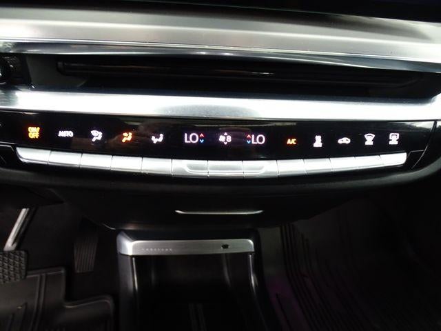 2024 Cadillac LYRIQ Luxury 2