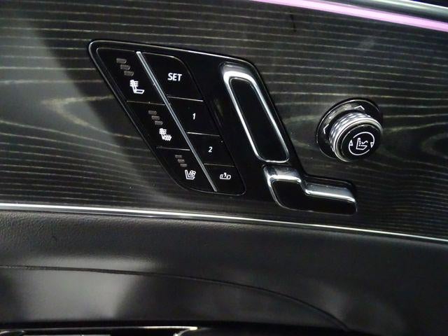2024 Cadillac LYRIQ Luxury 2