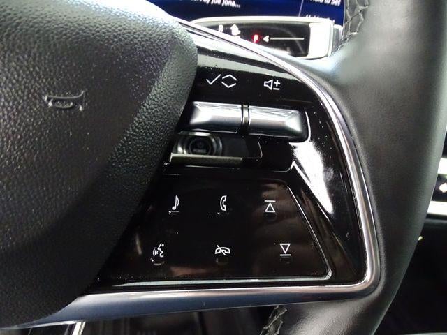 2024 Cadillac LYRIQ Luxury 2