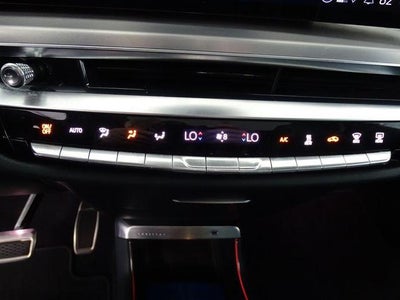 2025 Cadillac LYRIQ Luxury 3