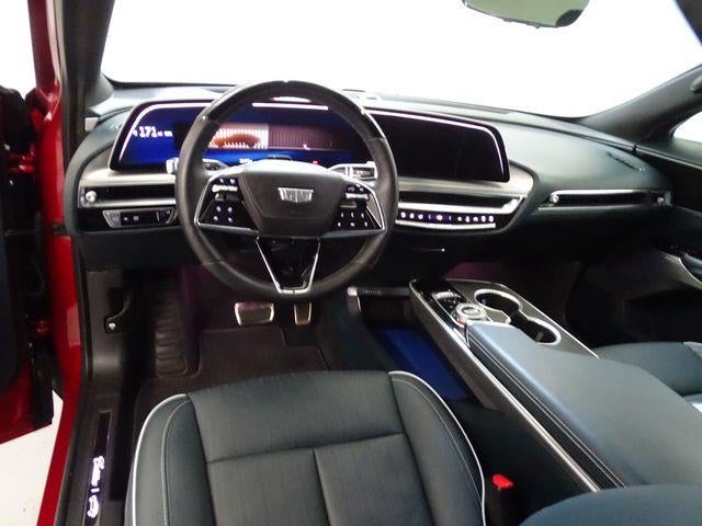 2025 Cadillac LYRIQ Luxury 3