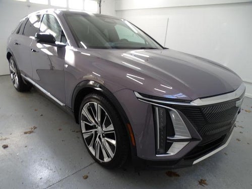 2025 Cadillac LYRIQ Luxury 3
