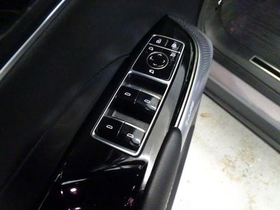 2025 Cadillac LYRIQ Luxury 3