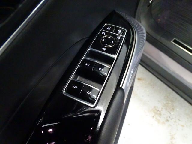 2025 Cadillac LYRIQ Luxury 3