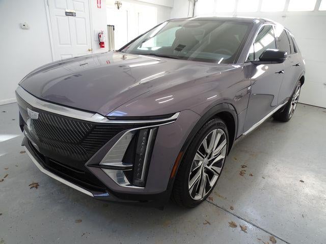 2025 Cadillac LYRIQ Luxury 3