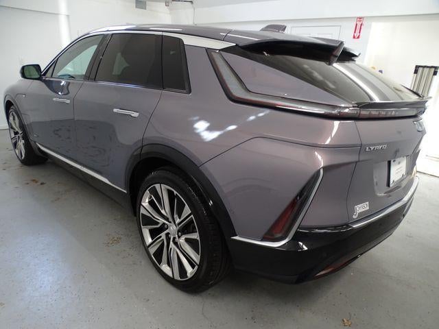 2025 Cadillac LYRIQ Luxury 3