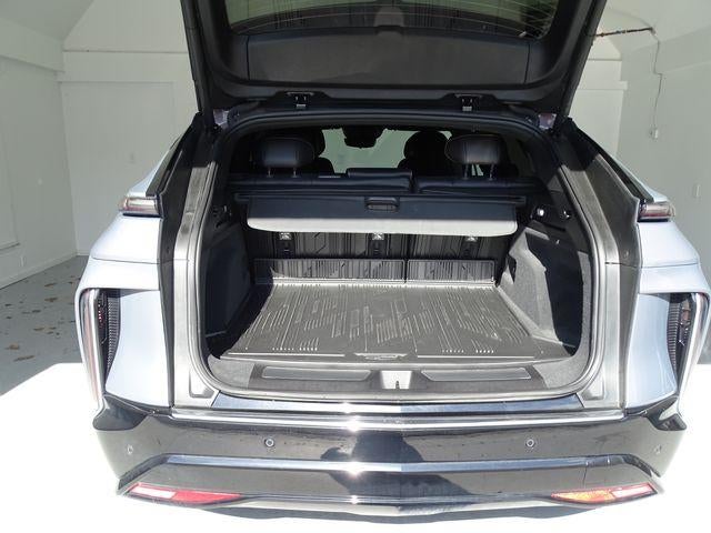 2025 Cadillac LYRIQ Luxury 3