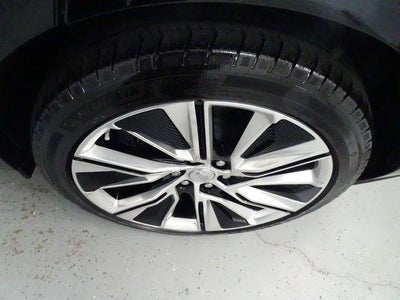 2025 Cadillac LYRIQ Luxury 3