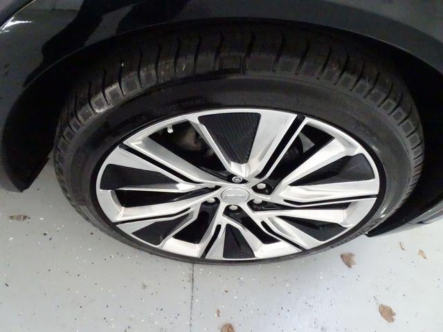 2025 Cadillac LYRIQ Luxury 3