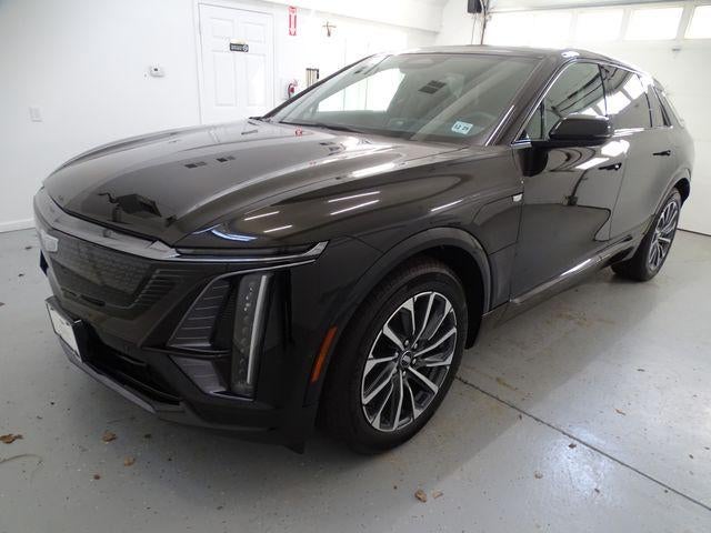 2024 Cadillac LYRIQ Sport 2