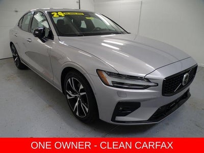2024 Volvo S60 Plus Dark Theme