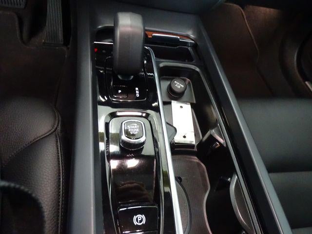 2024 Volvo S60 Plus Dark Theme