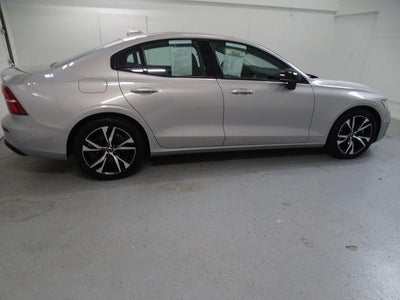 2024 Volvo S60 Plus Dark Theme