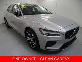 2024 Volvo S60 Plus Dark Theme