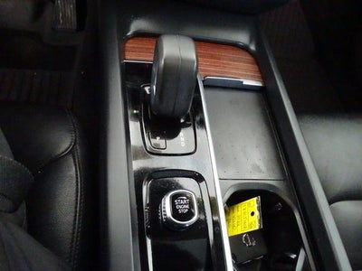 2022 Volvo S60 Momentum