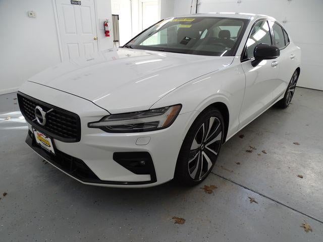 2022 Volvo S60 Momentum