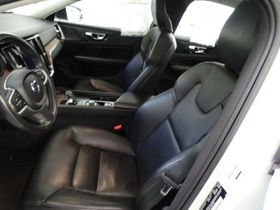 2022 Volvo S60 Momentum