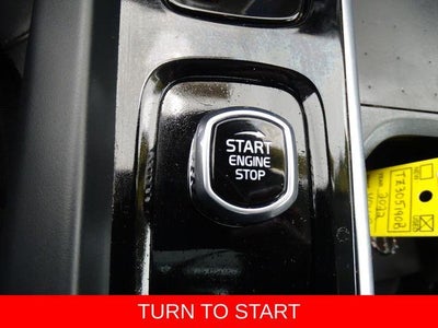 2022 Volvo S60 Momentum