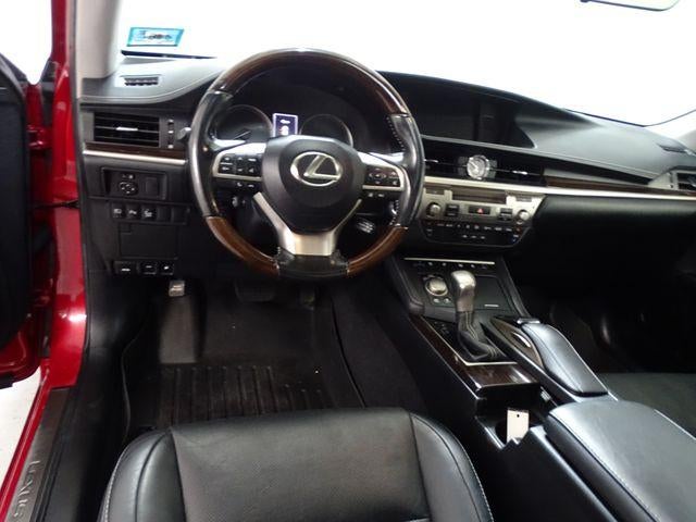 2018 Lexus ES 300h 
